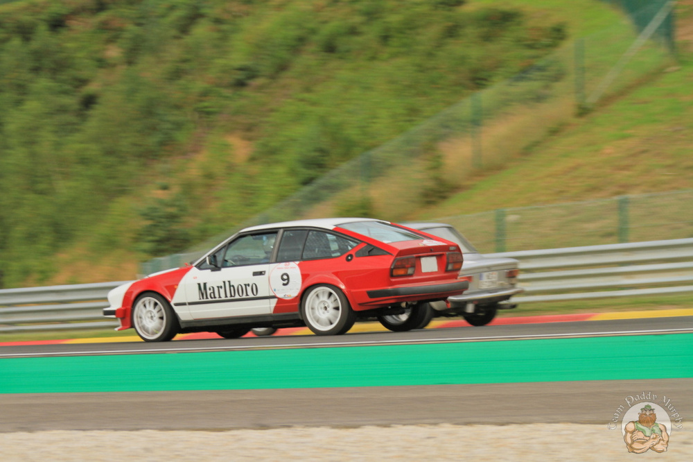Alfa Romeo Alfetta GTV6 overtakes a BMW